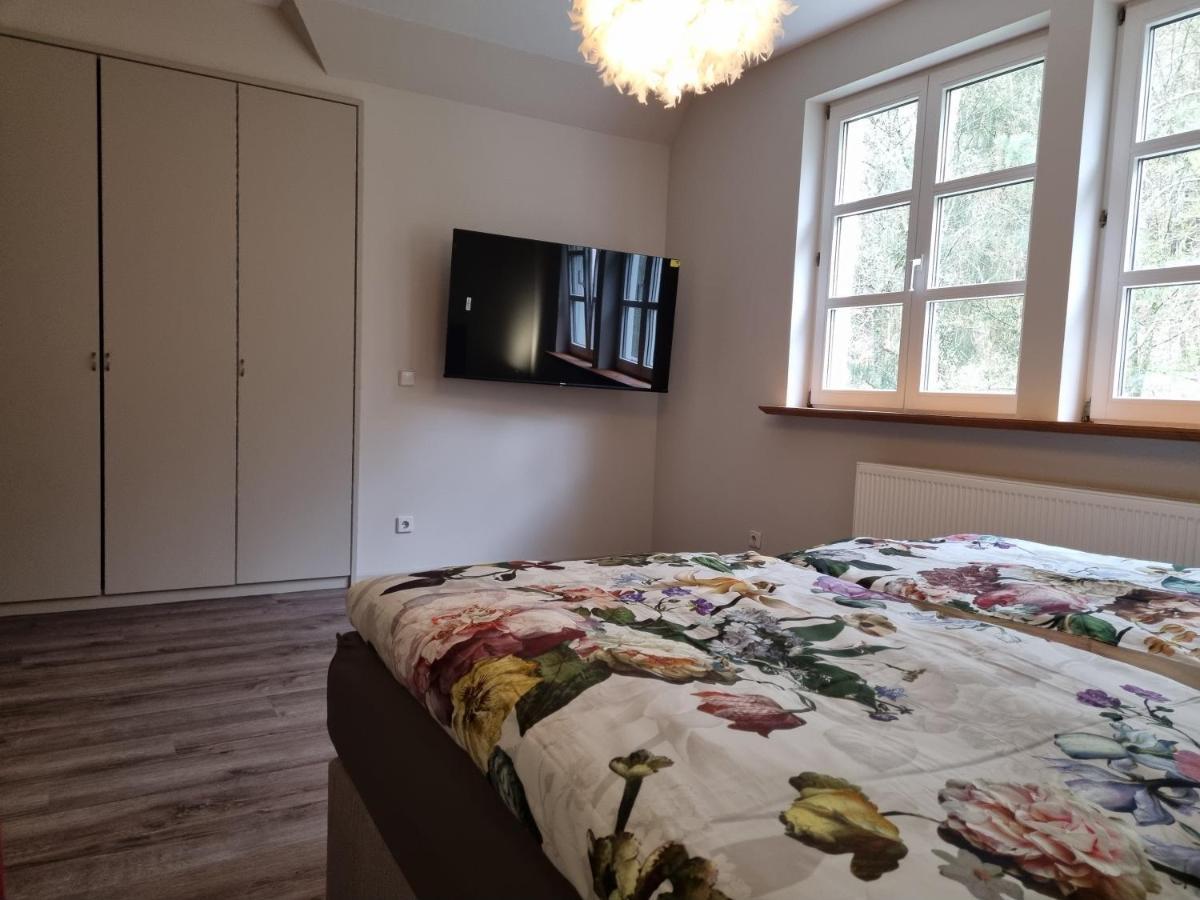 5 Sterne Bahnhoftraum, Appartement "Waldliebe" 133Qm, Grosse Terrasse 70Qm, Qr Code Scannen Fuer Virtuellen Rundgang, Premium Ausstattung Braunfels Exterior foto